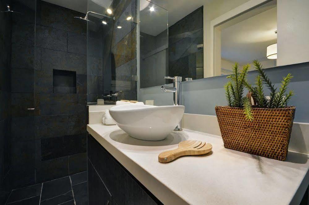 Oasis Suites Μεντεγίν Εξωτερικό φωτογραφία