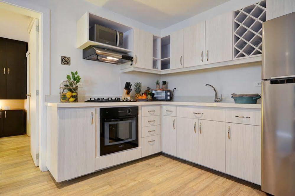 Oasis Suites Μεντεγίν Εξωτερικό φωτογραφία